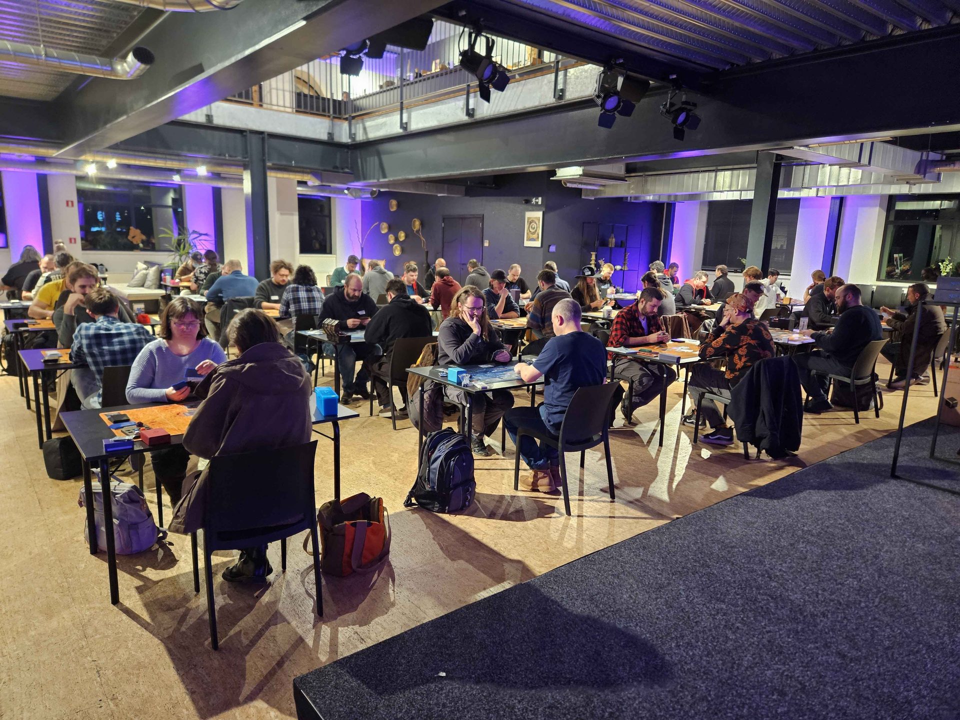 A panoramic view of the Siege at the Core 2 playing hall at night.